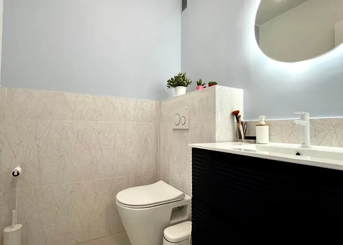 Seafront One Bedroom With A Terrasse Swimming Pool And A Parking Antibes