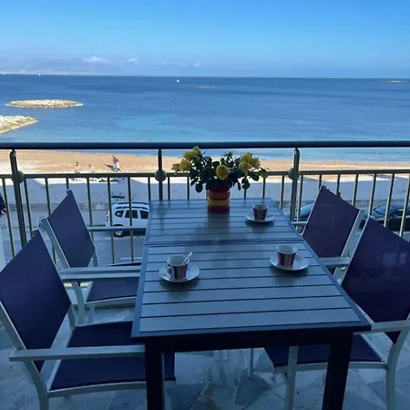 Seafront One Bedroom With A Terrasse Swimming Pool And A Parking Σπίτι διακοπών Αντίμπ
